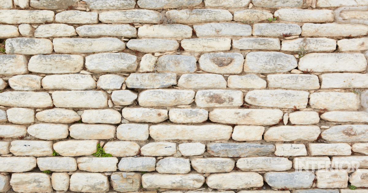 Attractive Walls with Textured Stones