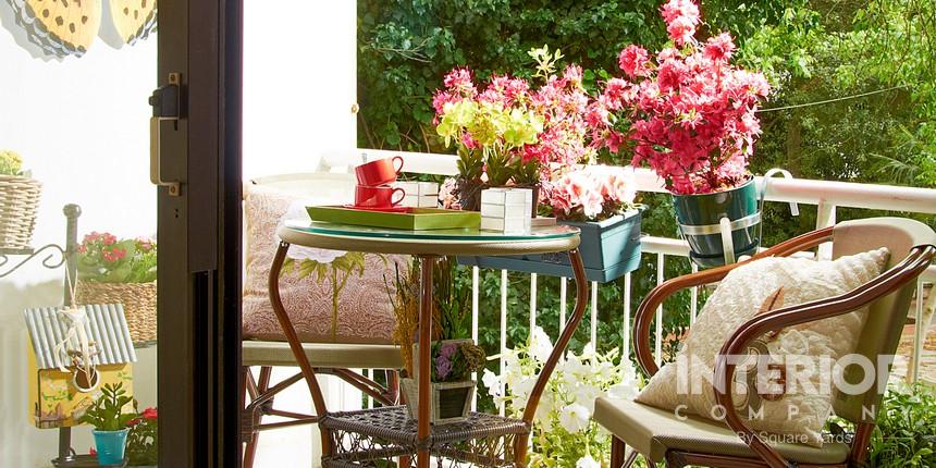 Exquisite Victorian Style Balcony Garden