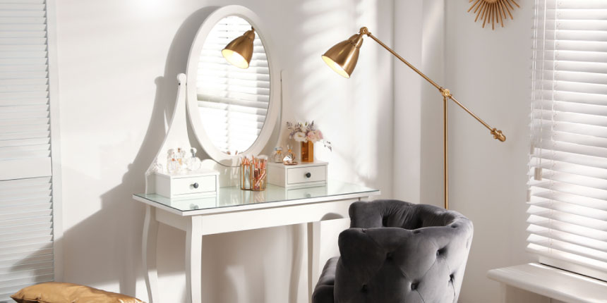 A Chair to Compliment your Luxury Dressing Table: 