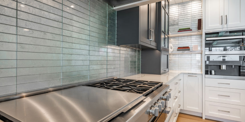 Why Choose Glass Kitchen Tile Designs?