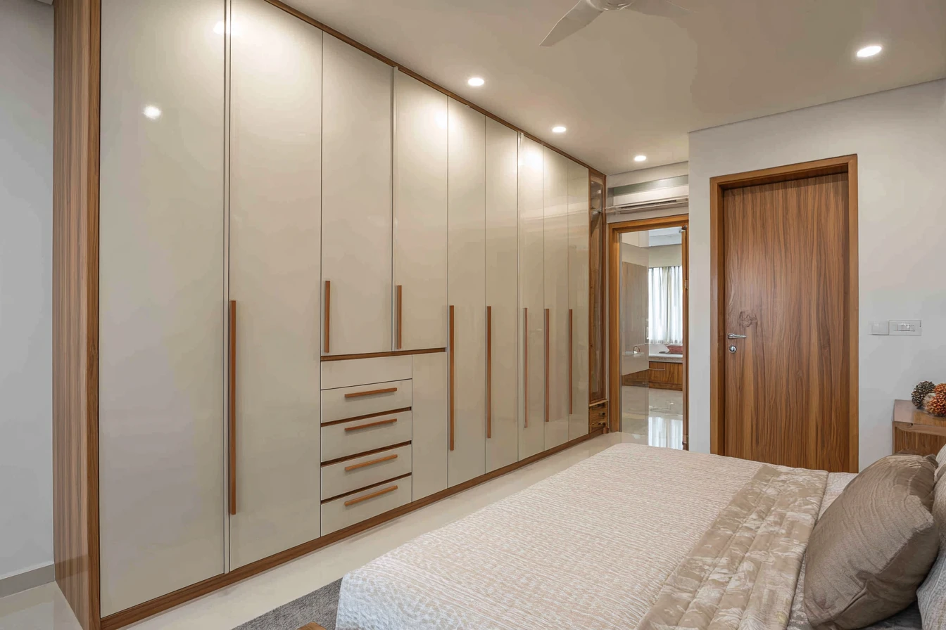 Plan for Handles- Tips to Choose the Right Wardrobe Size