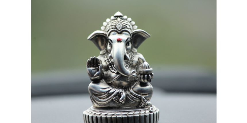 Lord Ganesha Idol with Modak and Mouse